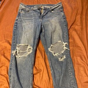 American Eagle High Rise Mom Jeans